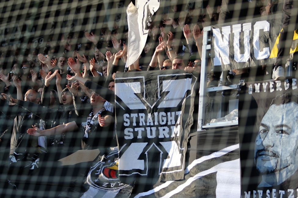 Sturm Graz - Wolfsberg
Oesterreichische Fussball Bundesliga, 13. Runde, SK Sturm Graz - Wolfsberger AC, Stadion Liebenau Graz, 31.10.2021. 

Foto zeigt Fans von Sturm
Schlüsselwörter: brigata