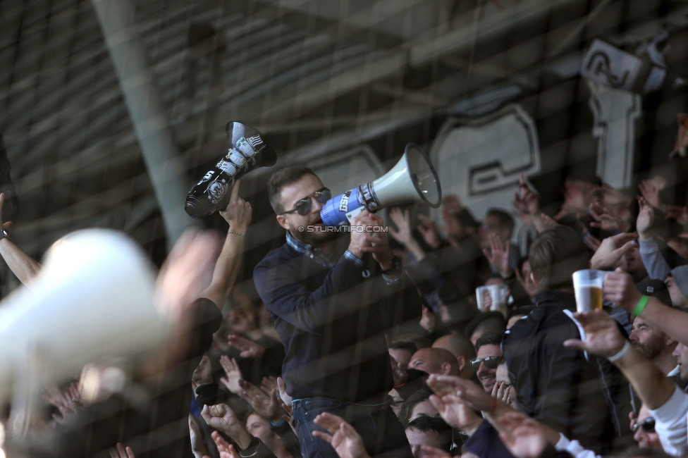 Sturm Graz - Wolfsberg
Oesterreichische Fussball Bundesliga, 13. Runde, SK Sturm Graz - Wolfsberger AC, Stadion Liebenau Graz, 31.10.2021. 

Foto zeigt Fans von Sturm
Schlüsselwörter: vorsaenger sturmflut