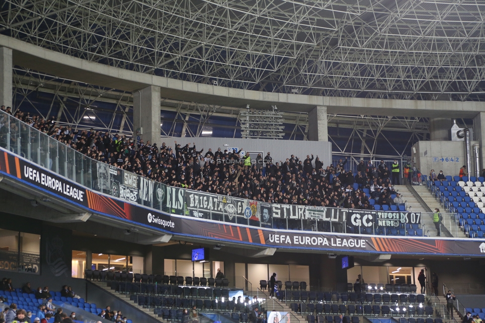 Real Sociedad - Sturm Graz
UEFA Europa League Gruppenphase 4. Spieltag, Real Sociedad - SK Sturm Graz, Reale Arena San Sebastian, 04.11.2021. 

Foto zeigt Fans von Sturm
