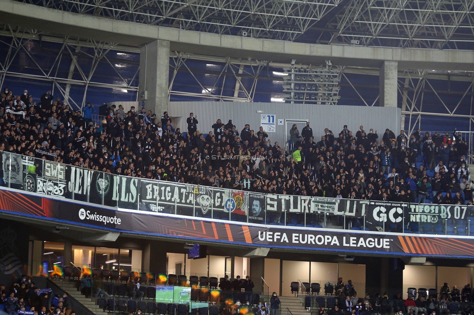 Real Sociedad - Sturm Graz
UEFA Europa League Gruppenphase 4. Spieltag, Real Sociedad - SK Sturm Graz, Reale Arena San Sebastian, 04.11.2021. 

Foto zeigt Fans von Sturm
