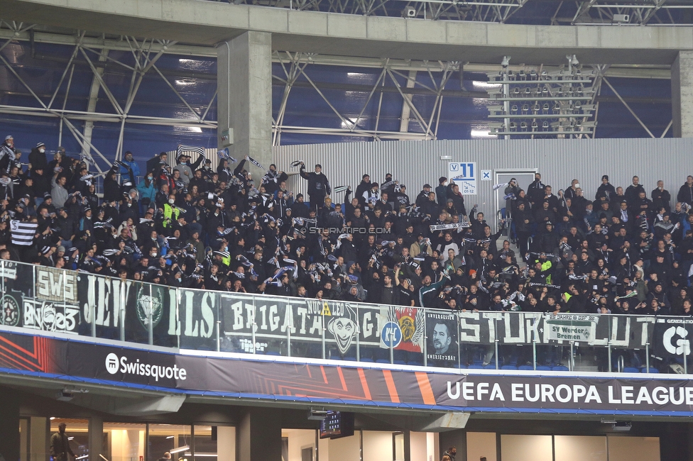 Real Sociedad - Sturm Graz
UEFA Europa League Gruppenphase 4. Spieltag, Real Sociedad - SK Sturm Graz, Reale Arena San Sebastian, 04.11.2021. 

Foto zeigt Fans von Sturm
