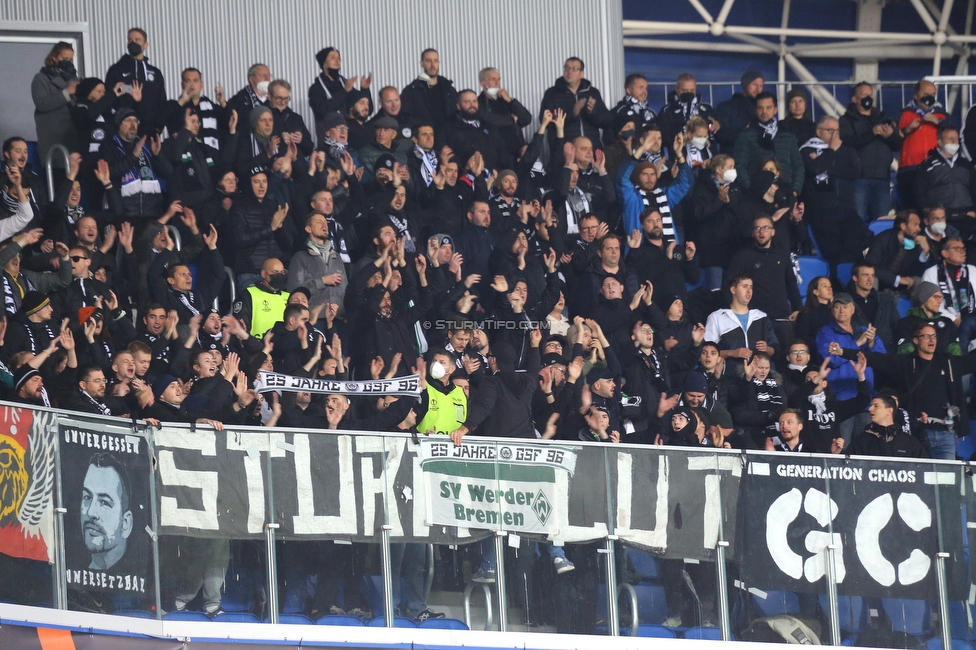 Real Sociedad - Sturm Graz
UEFA Europa League Gruppenphase 4. Spieltag, Real Sociedad - SK Sturm Graz, Reale Arena San Sebastian, 04.11.2021. 

Foto zeigt Fans von Sturm
