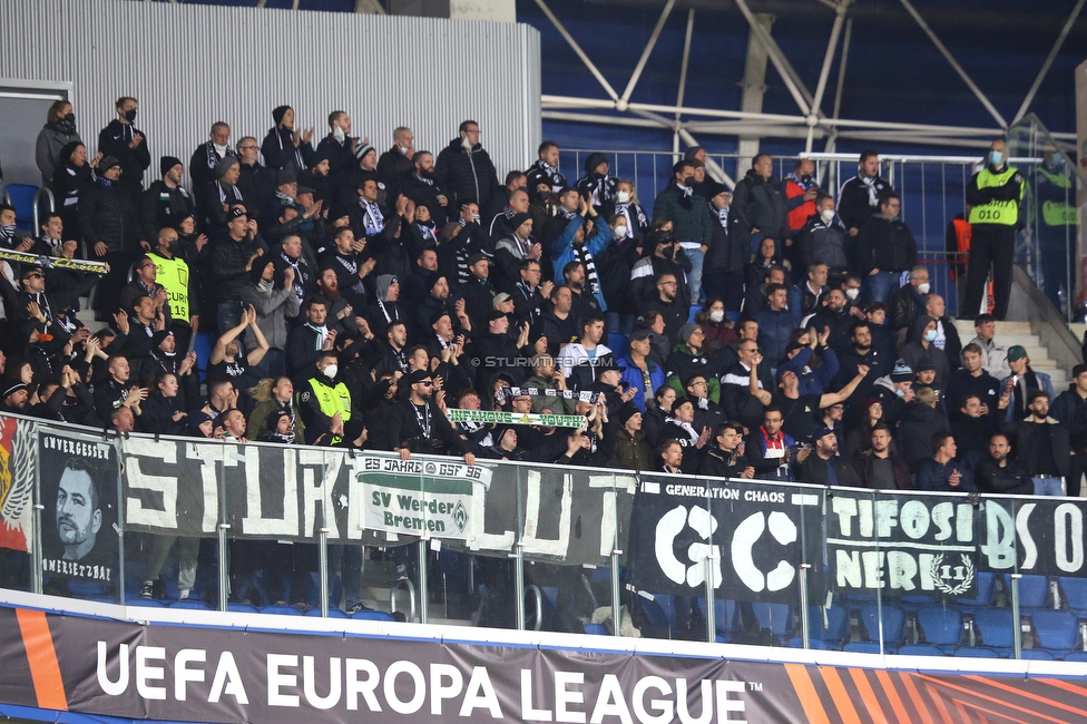 Real Sociedad - Sturm Graz
UEFA Europa League Gruppenphase 4. Spieltag, Real Sociedad - SK Sturm Graz, Reale Arena San Sebastian, 04.11.2021. 

Foto zeigt Fans von Sturm
