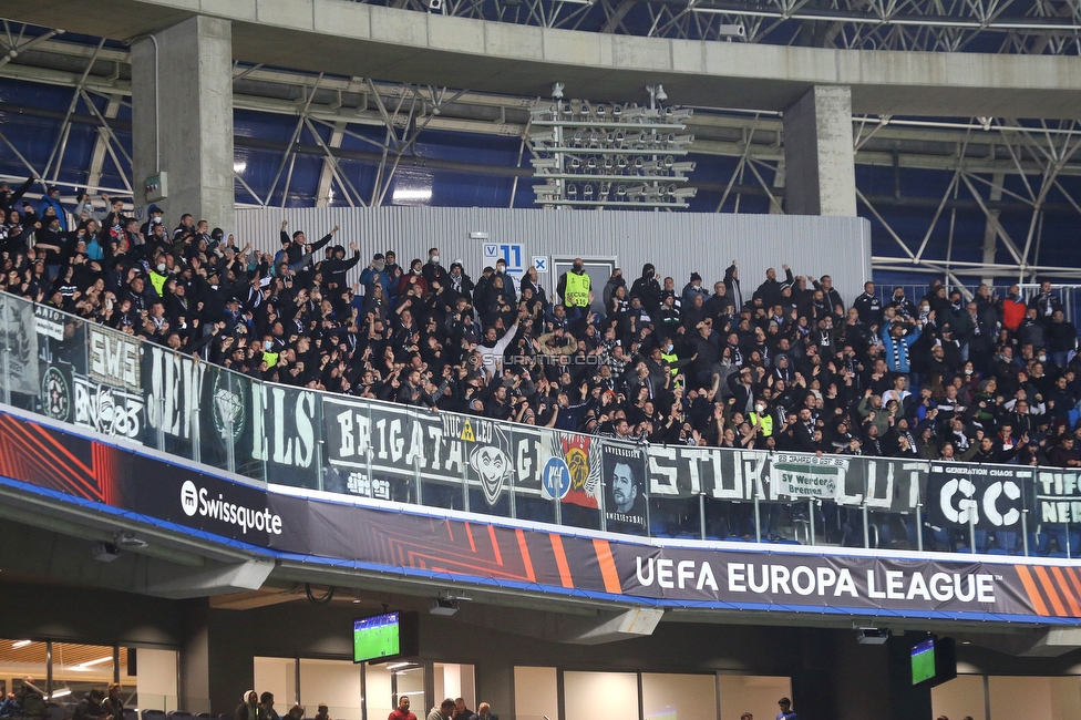 Real Sociedad - Sturm Graz
UEFA Europa League Gruppenphase 4. Spieltag, Real Sociedad - SK Sturm Graz, Reale Arena San Sebastian, 04.11.2021. 

Foto zeigt Fans von Sturm
