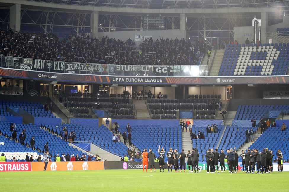 Real Sociedad - Sturm Graz
UEFA Europa League Gruppenphase 4. Spieltag, Real Sociedad - SK Sturm Graz, Reale Arena San Sebastian, 04.11.2021. 

Foto zeigt Fans von Sturm
