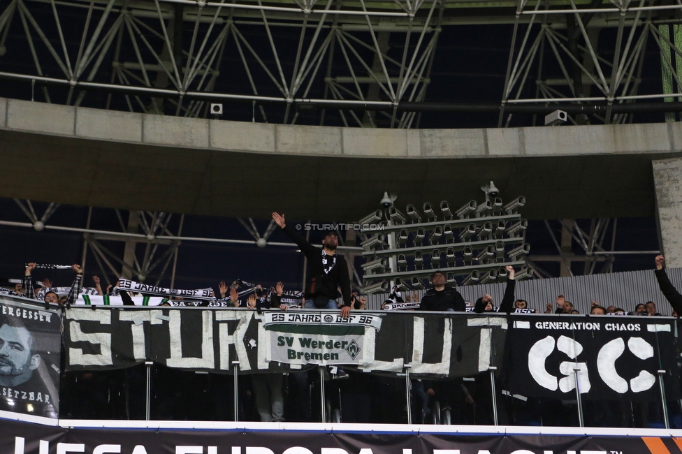 Real Sociedad - Sturm Graz
UEFA Europa League Gruppenphase 4. Spieltag, Real Sociedad - SK Sturm Graz, Reale Arena San Sebastian, 04.11.2021. 

Foto zeigt Fans von Sturm
Schlüsselwörter: schals