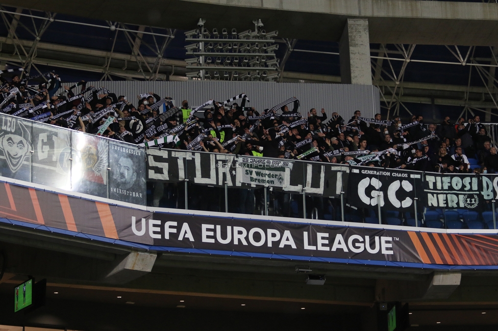 Real Sociedad - Sturm Graz
UEFA Europa League Gruppenphase 4. Spieltag, Real Sociedad - SK Sturm Graz, Reale Arena San Sebastian, 04.11.2021. 

Foto zeigt Fans von Sturm
Schlüsselwörter: schals