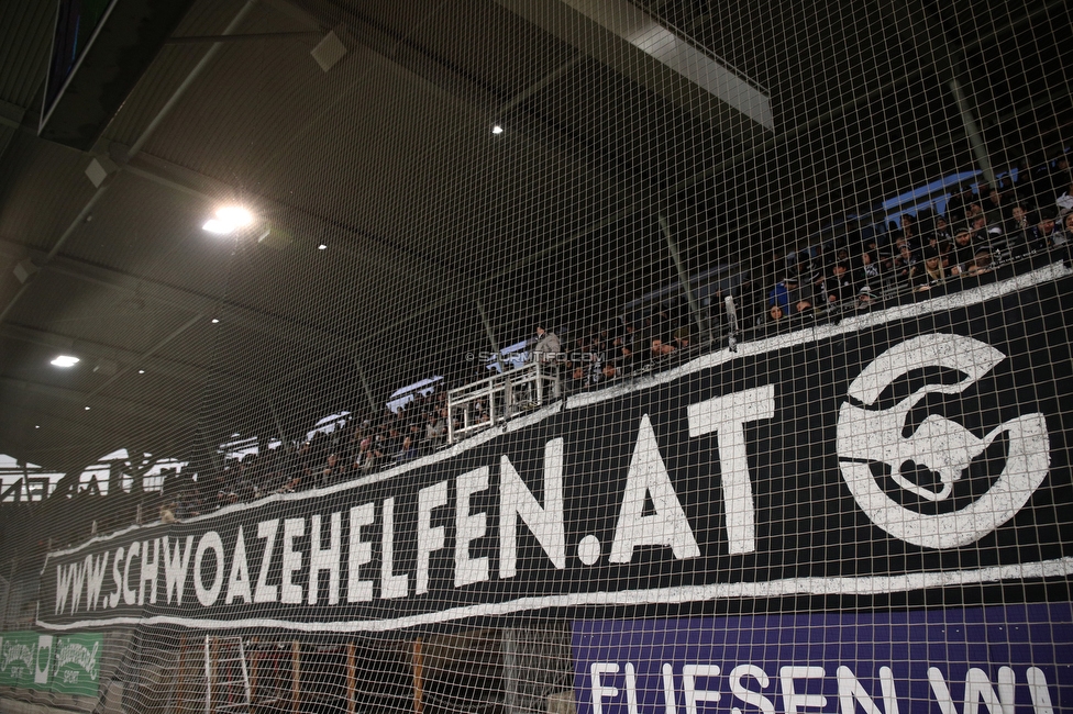 Sturm Graz - LASK
Oesterreichische Fussball Bundesliga, 15. Runde, SK Sturm Graz - LASK, Stadion Liebenau Graz, 21.11.2021. 

Foto zeigt Fans von Sturm mit einem Spruchband
Schlüsselwörter: schwoazehelfen