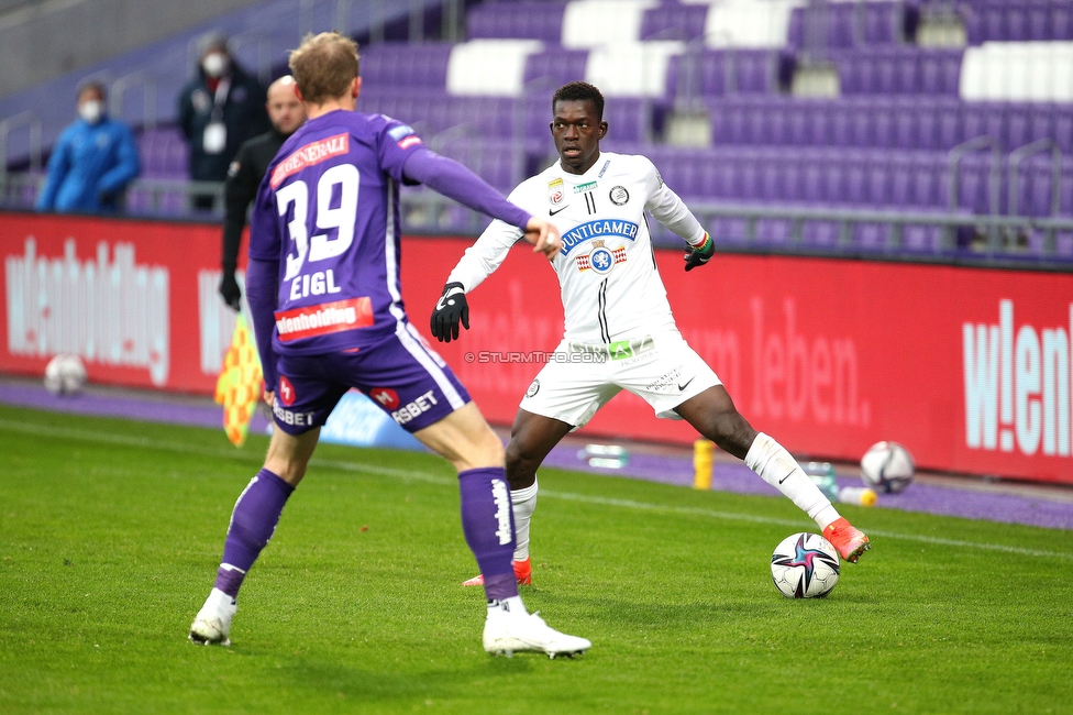 Austria Wien - Sturm Graz
Oesterreichische Fussball Bundesliga, 16. Runde, FK Austria Wien - SK Sturm Graz, Franz Horr Stadion Wien, 28.11.2021. 

Foto zeigt Georg Teigl (Austria) und Amadou Dante (Sturm)
