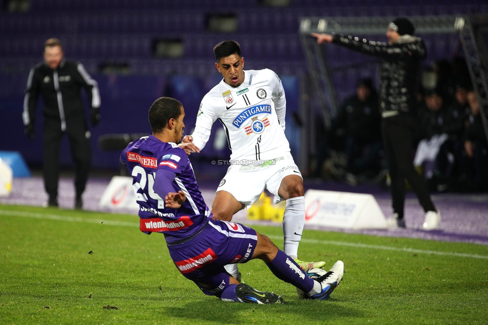 Austria Wien - Sturm Graz
Oesterreichische Fussball Bundesliga, 16. Runde, FK Austria Wien - SK Sturm Graz, Franz Horr Stadion Wien, 28.11.2021. 

Foto zeigt Christian Schoissengeyr (Austria) und Manprit Sarkaria (Sturm)
