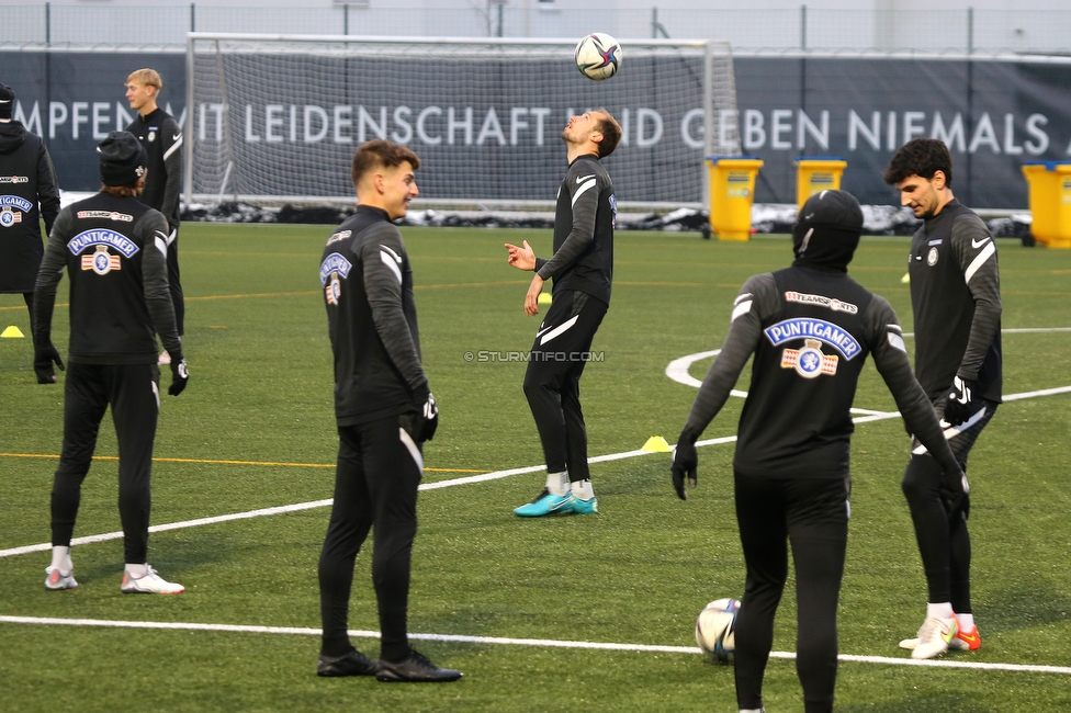 Sturm Graz Trainingsauftakt
Oesterreichische Fussball Bundesliga, SK Sturm Graz Trainingsauftakt, Trainingszentrum Messendorf, 05.01.2022. 

Foto zeigt Jon Gorenc-Stankovic (Sturm)
