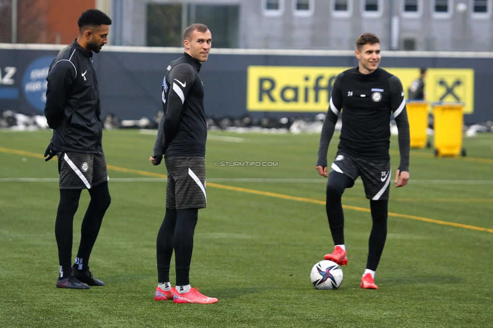 Sturm Graz Trainingsauftakt
Oesterreichische Fussball Bundesliga, SK Sturm Graz Trainingsauftakt, Trainingszentrum Messendorf, 05.01.2022. 

Foto zeigt Gregory Wuethrich (Sturm), Lukas Jaeger (Sturm) und Sandro Ingolitsch (Sturm)
