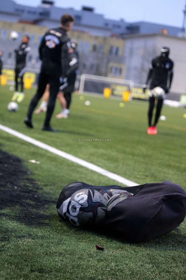 Sturm Graz Trainingsauftakt
Oesterreichische Fussball Bundesliga, SK Sturm Graz Trainingsauftakt, Trainingszentrum Messendorf, 05.01.2022. 

Foto zeigt Fussbaelle
