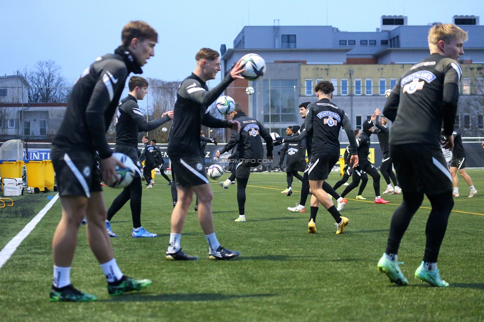 Sturm Graz Trainingsauftakt
Oesterreichische Fussball Bundesliga, SK Sturm Graz Trainingsauftakt, Trainingszentrum Messendorf, 05.01.2022. 

Foto zeigt die Mannschaft von Sturm
