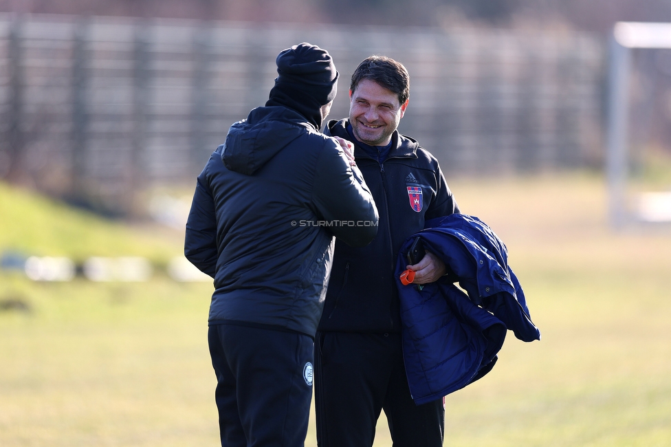 Sturm Graz - Fehervar
Testspiel, SK Sturm Graz - Fehervar, Sportplatz Catez, 15.01.2022.

Foto zeigt Christian Ilzer (Cheftrainer Sturm) und Imre Szabics (Cheftrainer Fehervar)
