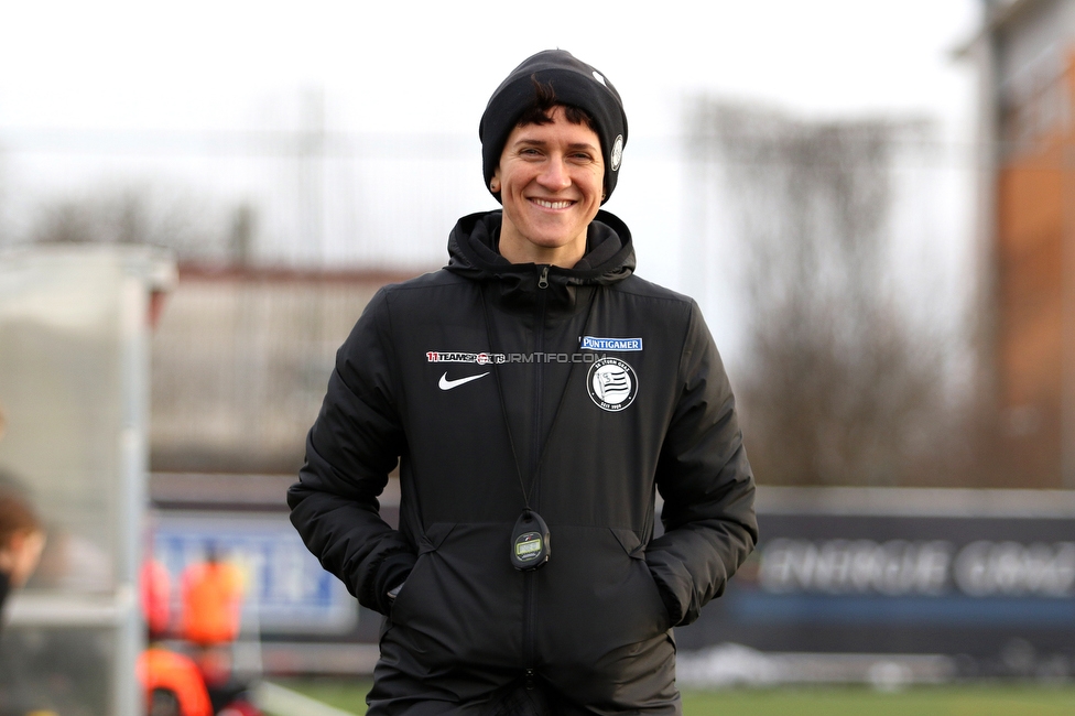 Sturm Damen - Krottendorf
Testspiel, SK Sturm Graz Damen - Wildcats Krottendorf, Trainingszentrum, 29.01.2022. 

Foto zeigt Emily Cancienne (Assistenzin Trainer Sturm Damen)
