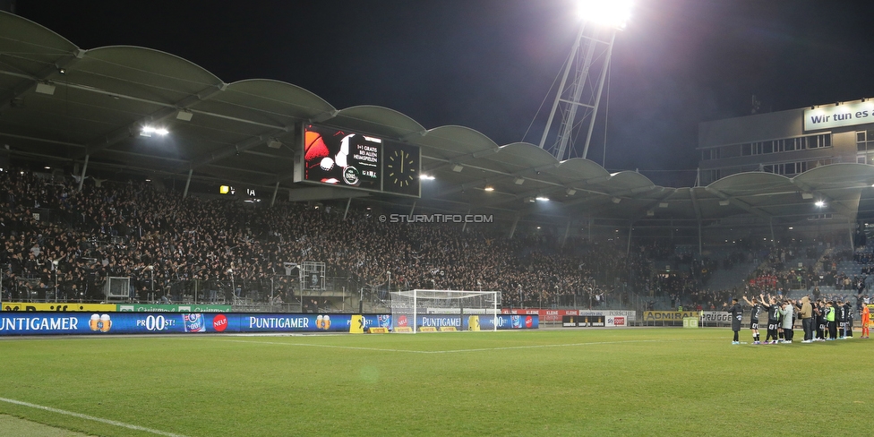 Sturm Graz - Rapid Wien
Oesterreichische Fussball Bundesliga, 20. Runde, SK Sturm Graz - SK Rapid Wien, Stadion Liebenau Graz, 20.02.2022. 

Foto zeigt Fans von Sturm und die Mannschaft von Sturm
