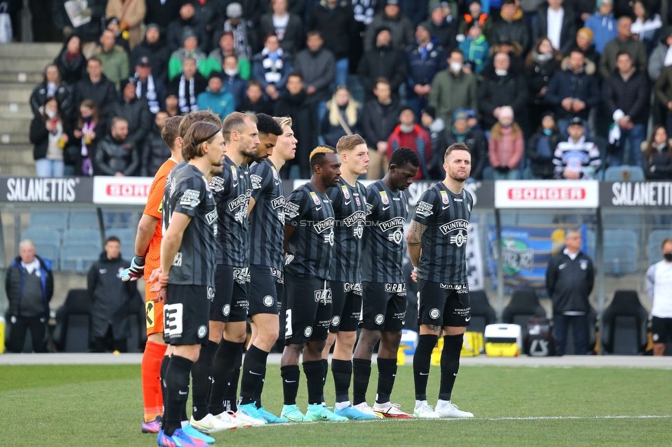 Sturm Graz - Hartberg
Oesterreichische Fussball Bundesliga, 21. Runde, SK Sturm Graz - TSV Hartberg, Stadion Liebenau Graz, 27.02.2022. 

Foto zeigt die Mannschaft von Sturm bei einer Gedenkminute fuer die Ukraine
