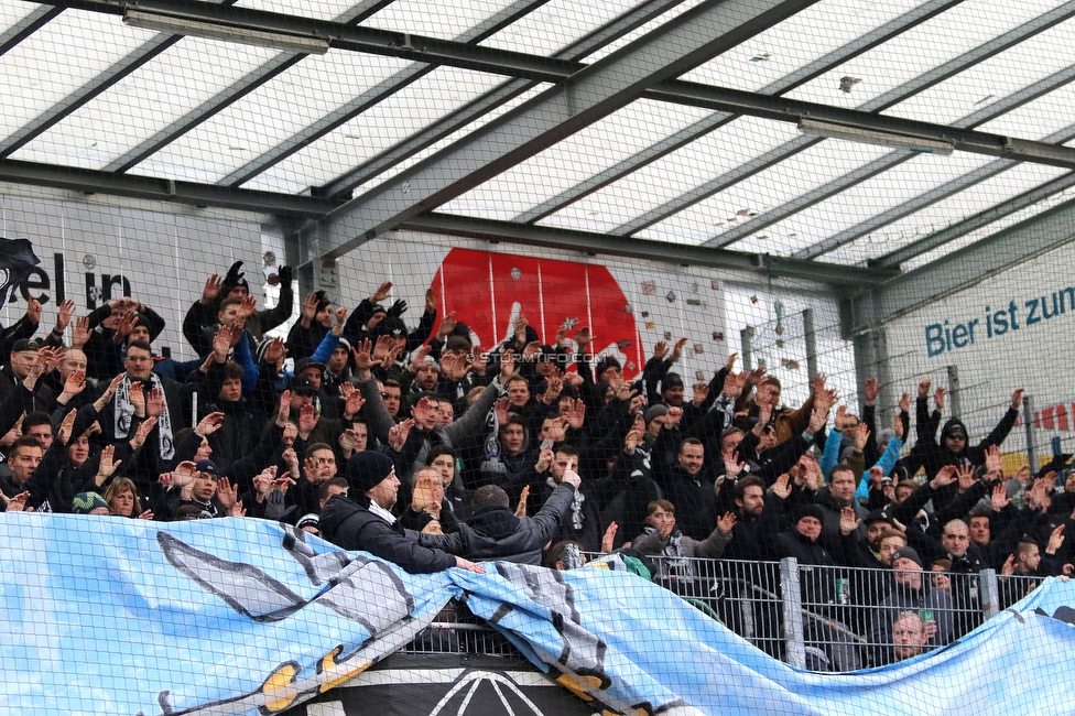 Ried - Sturm Graz
Oesterreichische Fussball Bundesliga, 22. Runde, SV Ried - SK Sturm Graz, Arena Ried, 06.03.2022. 

Foto zeigt Fans von Sturm
Schlüsselwörter: brigata