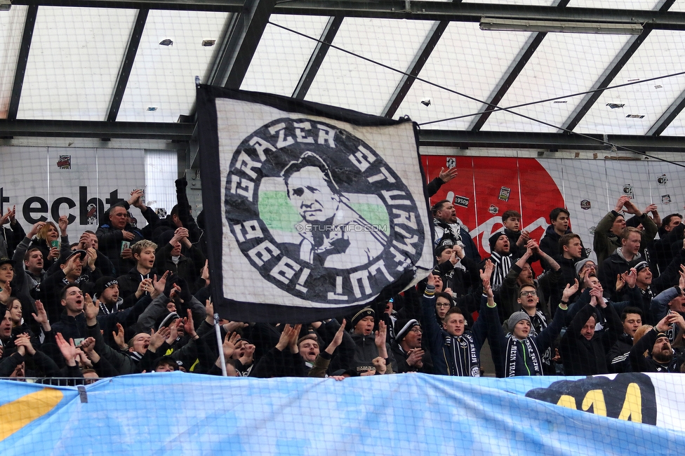 Ried - Sturm Graz
Oesterreichische Fussball Bundesliga, 22. Runde, SV Ried - SK Sturm Graz, Arena Ried, 06.03.2022. 

Foto zeigt Fans von Sturm
Schlüsselwörter: sturmflut