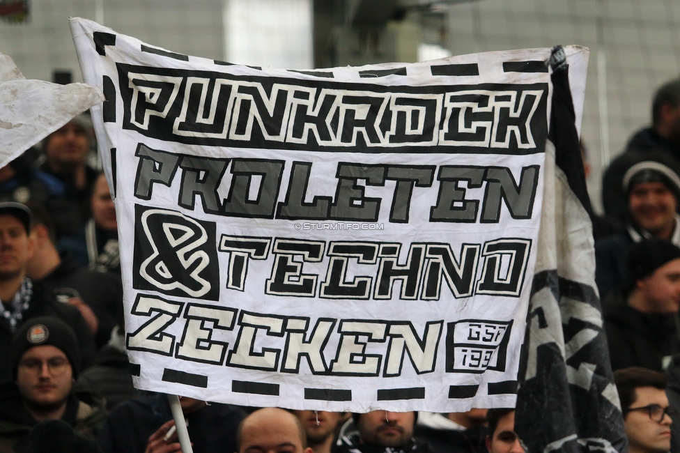 Ried - Sturm Graz
Oesterreichische Fussball Bundesliga, 22. Runde, SV Ried - SK Sturm Graz, Arena Ried, 06.03.2022. 

Foto zeigt Fans von Sturm
Schlüsselwörter: sturmflut