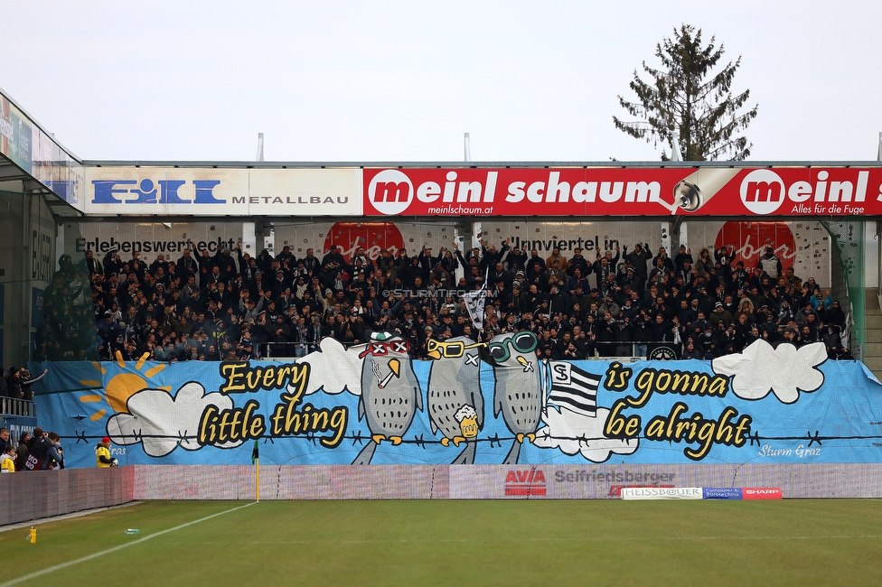 Ried - Sturm Graz
Oesterreichische Fussball Bundesliga, 22. Runde, SV Ried - SK Sturm Graz, Arena Ried, 06.03.2022. 

Foto zeigt Fans von Sturm mit einer Choreografie
