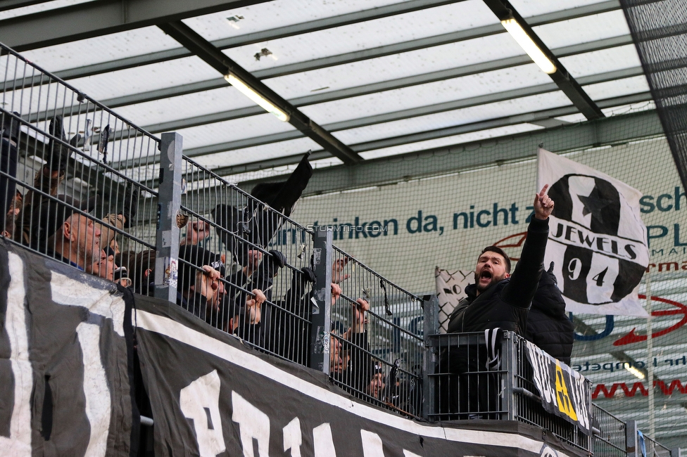 Ried - Sturm Graz
Oesterreichische Fussball Bundesliga, 22. Runde, SV Ried - SK Sturm Graz, Arena Ried, 06.03.2022. 

Foto zeigt Fans von Sturm
Schlüsselwörter: brigata vorsaenger