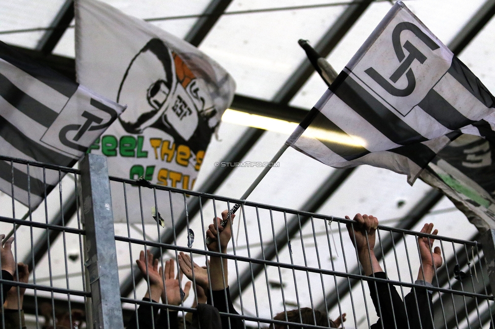 Ried - Sturm Graz
Oesterreichische Fussball Bundesliga, 22. Runde, SV Ried - SK Sturm Graz, Arena Ried, 06.03.2022. 

Foto zeigt Fans von Sturm
Schlüsselwörter: brigata