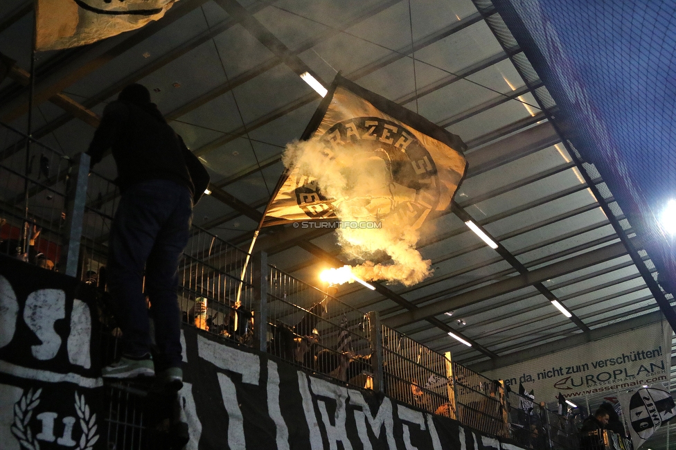 Ried - Sturm Graz
Oesterreichische Fussball Bundesliga, 22. Runde, SV Ried - SK Sturm Graz, Arena Ried, 06.03.2022. 

Foto zeigt Fans von Sturm
Schlüsselwörter: pyrotechnik sturmflut