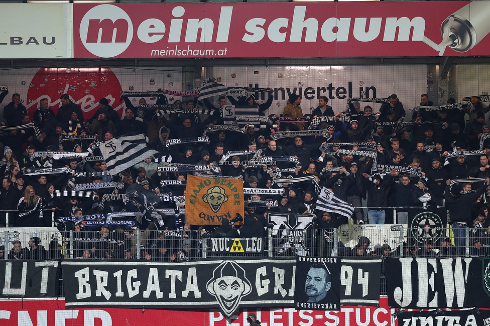 Ried - Sturm Graz
Oesterreichische Fussball Bundesliga, 22. Runde, SV Ried - SK Sturm Graz, Arena Ried, 06.03.2022. 

Foto zeigt Fans von Sturm
Schlüsselwörter: schals