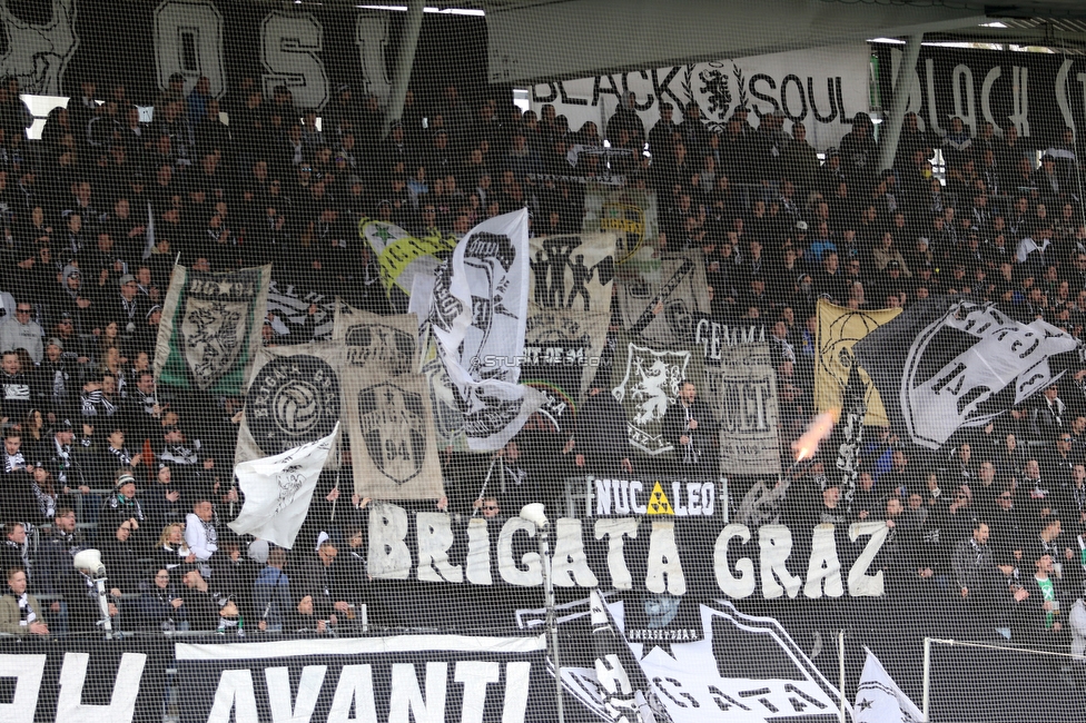 Sturm Graz - Klagenfurt
Oesterreichische Fussball Bundesliga, 24. Runde, SK Sturm Graz - SK Austria Klagenfurt, Stadion Liebenau Graz, 20.03.2022. 

Foto zeigt Fans von Sturm
Schlüsselwörter: brigata pyrotechnik