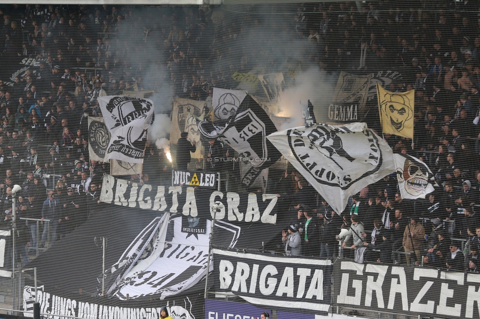 Sturm Graz - Klagenfurt
Oesterreichische Fussball Bundesliga, 24. Runde, SK Sturm Graz - SK Austria Klagenfurt, Stadion Liebenau Graz, 20.03.2022. 

Foto zeigt Fans von Sturm
Schlüsselwörter: brigata pyrotechnik