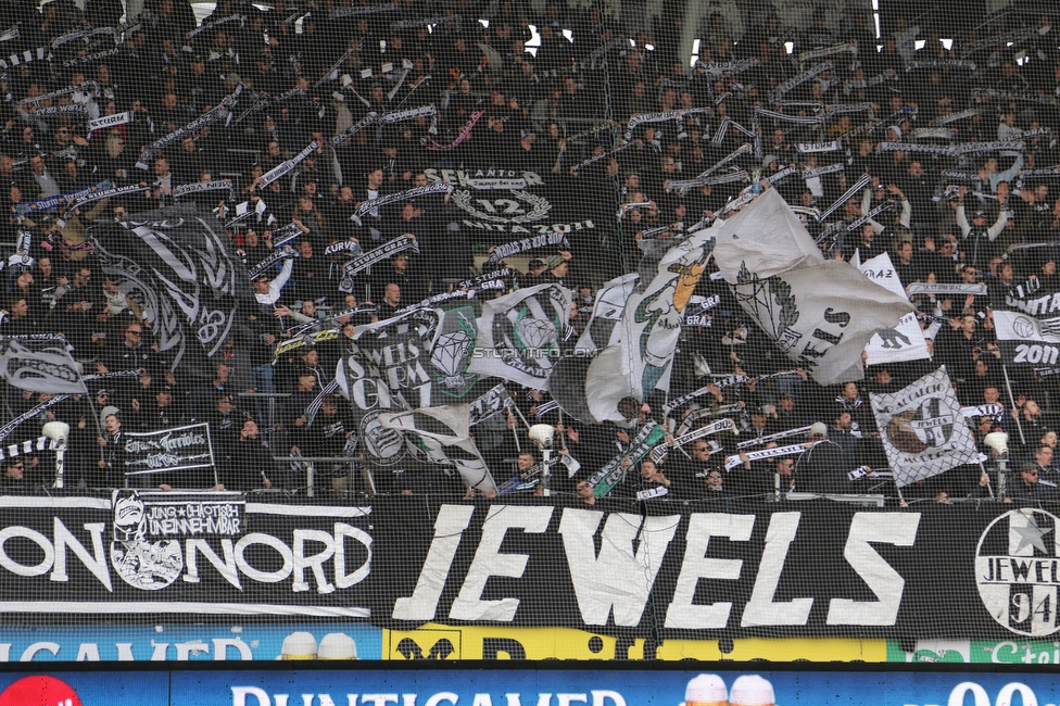 Sturm Graz - Klagenfurt
Oesterreichische Fussball Bundesliga, 24. Runde, SK Sturm Graz - SK Austria Klagenfurt, Stadion Liebenau Graz, 20.03.2022. 

Foto zeigt Fans von Sturm
Schlüsselwörter: schals jewels