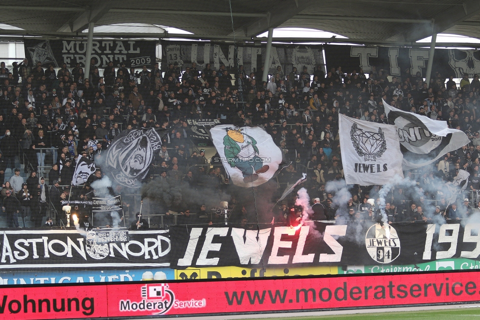 Sturm Graz - Klagenfurt
Oesterreichische Fussball Bundesliga, 24. Runde, SK Sturm Graz - SK Austria Klagenfurt, Stadion Liebenau Graz, 20.03.2022. 

Foto zeigt Fans von Sturm
Schlüsselwörter: bastion jewels