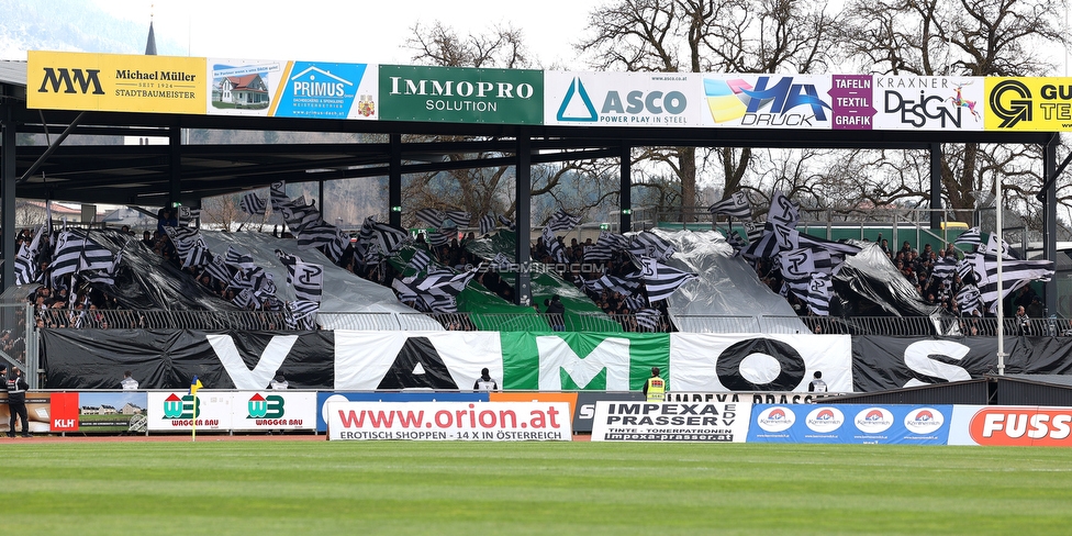 Wolfsberg - Sturm Graz
Oesterreichische Fussball Bundesliga, 25 Runde, Wolfsberger AC - SK Sturm Graz, Lavanttal Arena Wolfsberg, 03.04.2022. 

Foto zeigt Fans von Sturm mit einer Choreografie
