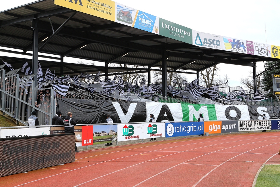 Wolfsberg - Sturm Graz
Oesterreichische Fussball Bundesliga, 25 Runde, Wolfsberger AC - SK Sturm Graz, Lavanttal Arena Wolfsberg, 03.04.2022. 

Foto zeigt Fans von Sturm mit einer Choreografie
