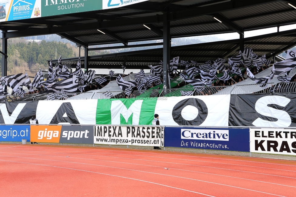 Wolfsberg - Sturm Graz
Oesterreichische Fussball Bundesliga, 25 Runde, Wolfsberger AC - SK Sturm Graz, Lavanttal Arena Wolfsberg, 03.04.2022. 

Foto zeigt Fans von Sturm mit einer Choreografie
