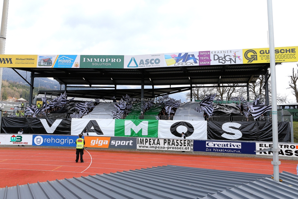 Wolfsberg - Sturm Graz
Oesterreichische Fussball Bundesliga, 25 Runde, Wolfsberger AC - SK Sturm Graz, Lavanttal Arena Wolfsberg, 03.04.2022. 

Foto zeigt Fans von Sturm mit einer Choreografie
