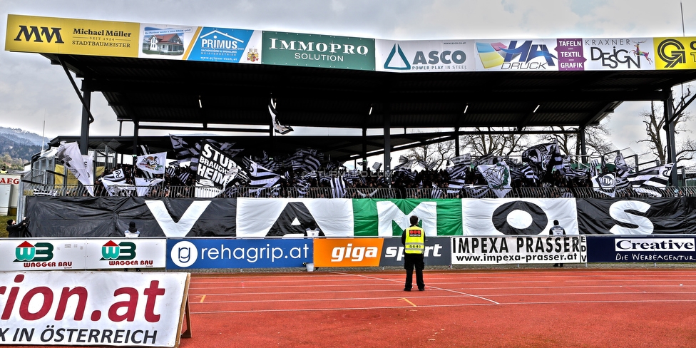 Wolfsberg - Sturm Graz
Oesterreichische Fussball Bundesliga, 25 Runde, Wolfsberger AC - SK Sturm Graz, Lavanttal Arena Wolfsberg, 03.04.2022. 

Foto zeigt Fans von Sturm mit einer Choreografie
