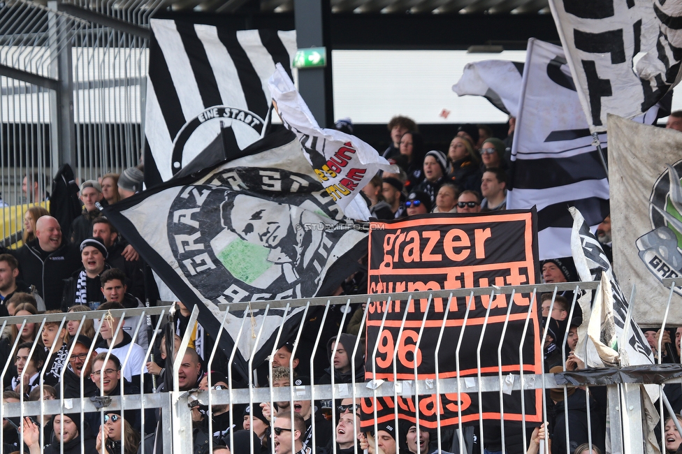 Wolfsberg - Sturm Graz
Oesterreichische Fussball Bundesliga, 25 Runde, Wolfsberger AC - SK Sturm Graz, Lavanttal Arena Wolfsberg, 03.04.2022. 

Foto zeigt Fans von Sturm
Schlüsselwörter: sturmflut