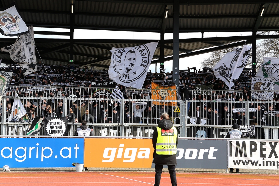 Wolfsberg - Sturm Graz
Oesterreichische Fussball Bundesliga, 25 Runde, Wolfsberger AC - SK Sturm Graz, Lavanttal Arena Wolfsberg, 03.04.2022. 

Foto zeigt Fans von Sturm
