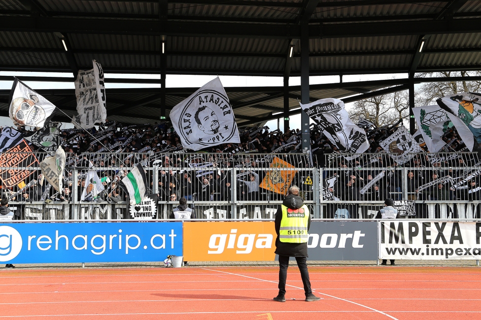 Wolfsberg - Sturm Graz
Oesterreichische Fussball Bundesliga, 25 Runde, Wolfsberger AC - SK Sturm Graz, Lavanttal Arena Wolfsberg, 03.04.2022. 

Foto zeigt Fans von Sturm
