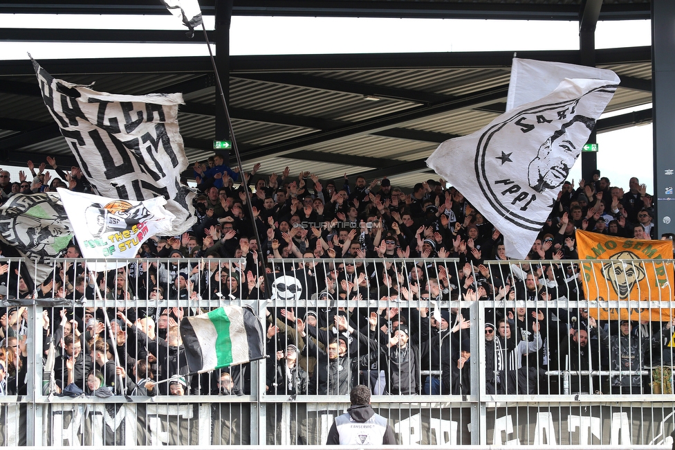 Wolfsberg - Sturm Graz
Oesterreichische Fussball Bundesliga, 25 Runde, Wolfsberger AC - SK Sturm Graz, Lavanttal Arena Wolfsberg, 03.04.2022. 

Foto zeigt Fans von Sturm
