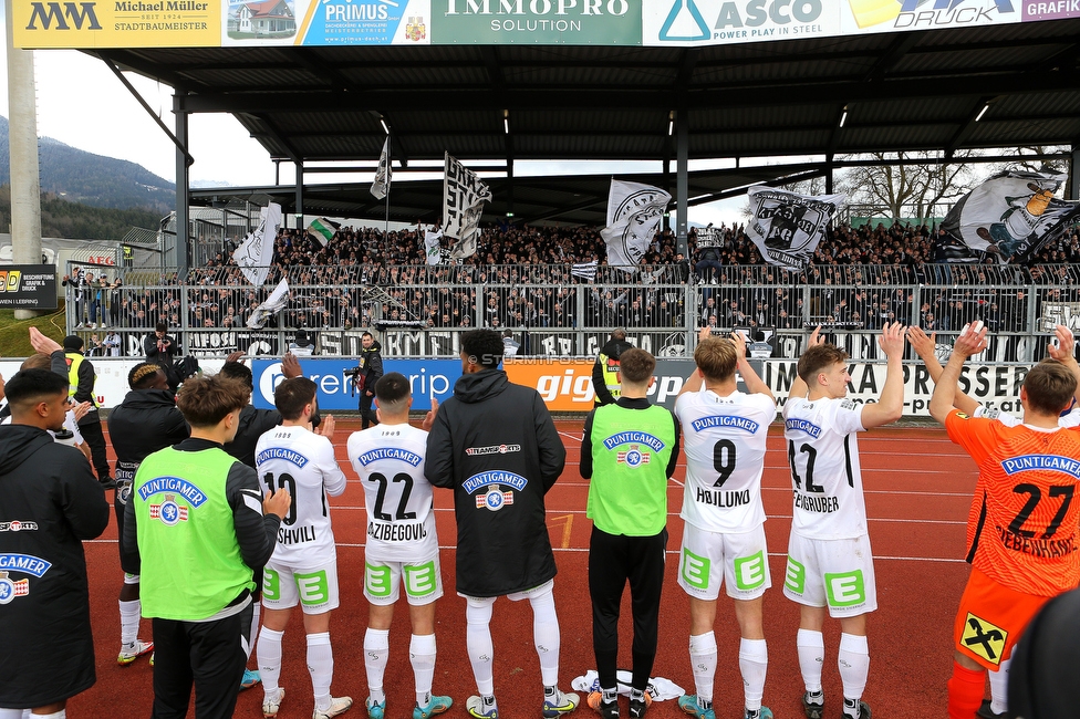 Wolfsberg - Sturm Graz
Oesterreichische Fussball Bundesliga, 25 Runde, Wolfsberger AC - SK Sturm Graz, Lavanttal Arena Wolfsberg, 03.04.2022. 

Foto zeigt die Mannschaft von Sturm und Fans von Sturm
