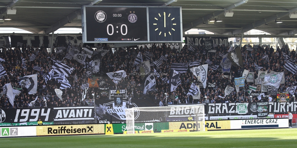 Sturm Graz - Austria Wien
Oesterreichische Fussball Bundesliga, 26. Runde, SK Sturm Graz - FK Austria Wien, Stadion Liebenau Graz, 10.04.2022. 

Foto zeigt Fans von Sturm
