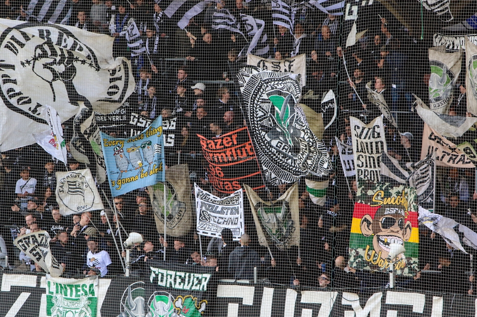 Sturm Graz - Austria Wien
Oesterreichische Fussball Bundesliga, 26. Runde, SK Sturm Graz - FK Austria Wien, Stadion Liebenau Graz, 10.04.2022. 

Foto zeigt Fans von Sturm
Schlüsselwörter: sturmflut