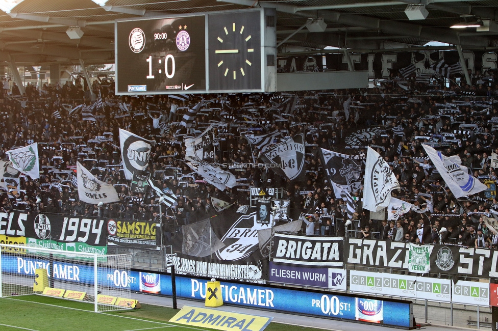 Sturm Graz - Austria Wien
Oesterreichische Fussball Bundesliga, 26. Runde, SK Sturm Graz - FK Austria Wien, Stadion Liebenau Graz, 10.04.2022. 

Foto zeigt Fans von Sturm
Schlüsselwörter: schals