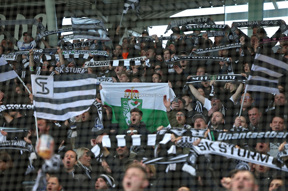 Sturm Graz - Austria Wien
Oesterreichische Fussball Bundesliga, 26. Runde, SK Sturm Graz - FK Austria Wien, Stadion Liebenau Graz, 10.04.2022. 

Foto zeigt Fans von Sturm
Schlüsselwörter: schals