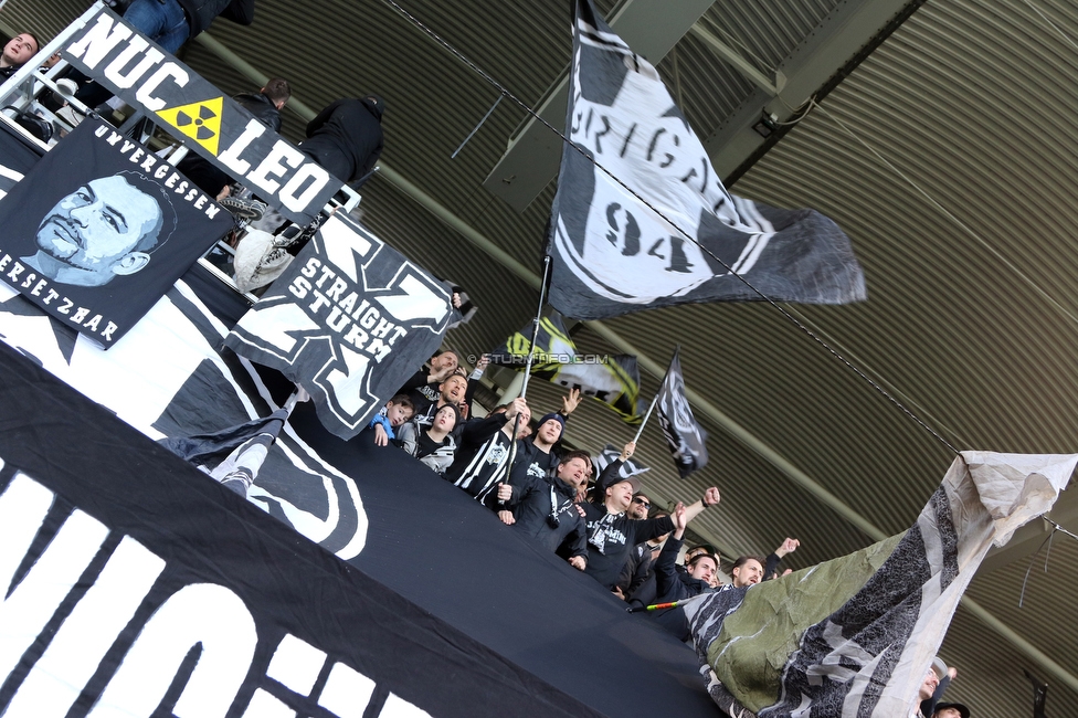 Sturm Graz - Austria Wien
Oesterreichische Fussball Bundesliga, 26. Runde, SK Sturm Graz - FK Austria Wien, Stadion Liebenau Graz, 10.04.2022. 

Foto zeigt Fans von Sturm
Schlüsselwörter: brigata