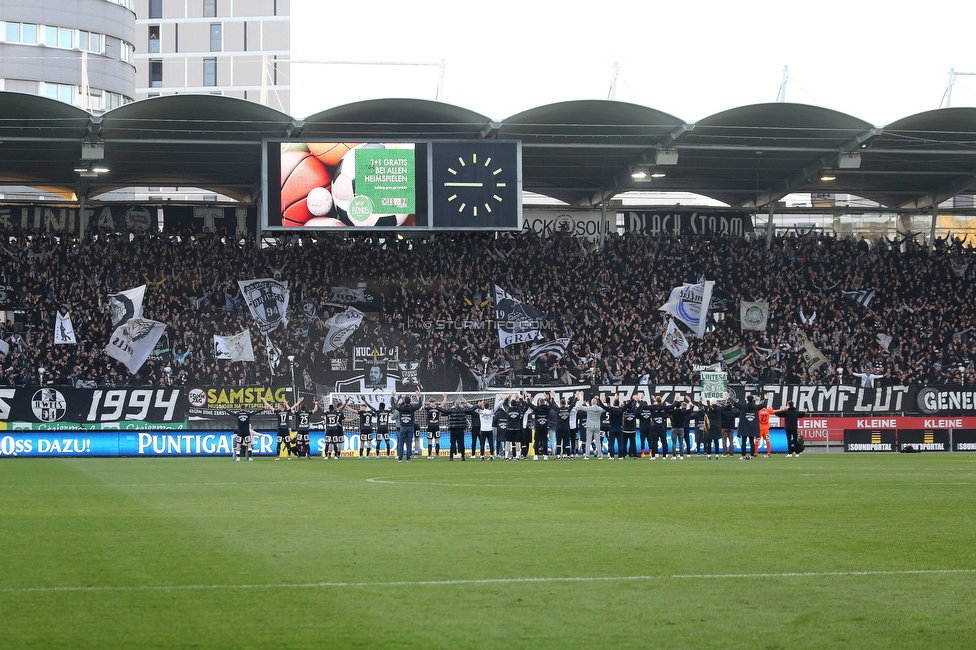 Sturm Graz - Austria Wien
Oesterreichische Fussball Bundesliga, 26. Runde, SK Sturm Graz - FK Austria Wien, Stadion Liebenau Graz, 10.04.2022. 

Foto zeigt Fans von Sturm und die Mannschaft von Sturm
